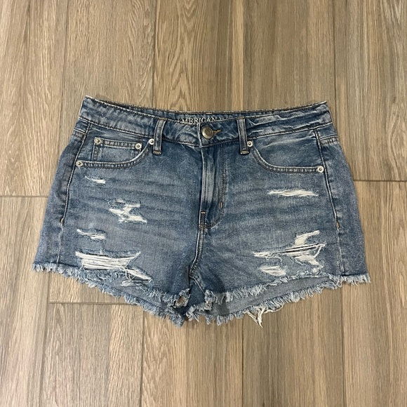 Distressed denim shorts size US 6 - Picture 1 of 8